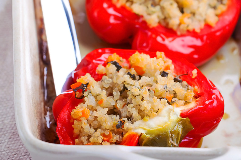 chile relleno con quinoa