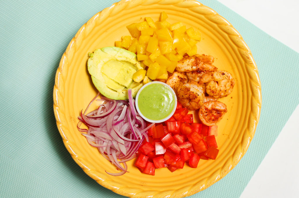 Ensalada de aguacate y camaron