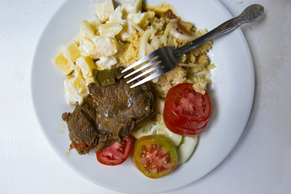 Típico platillo de bistec guisado