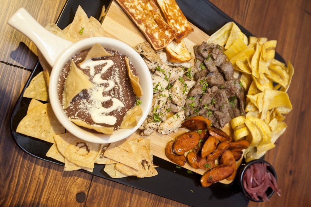 Las carnes y los embutidos son ingredientes que destacan en este departamento.