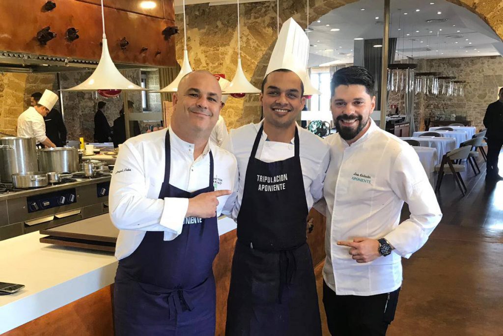 Carlos Espinal junto a Ángel León y Luis Callealta de Aponiente