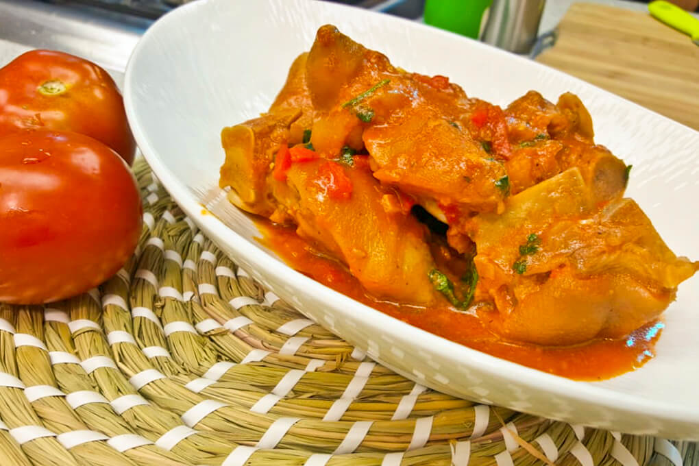 Patitas de cerdo en sofrito