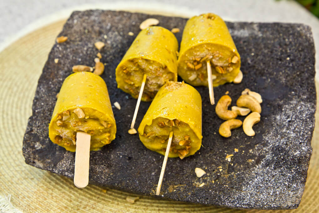 Paletas o vasitos de mango y piña