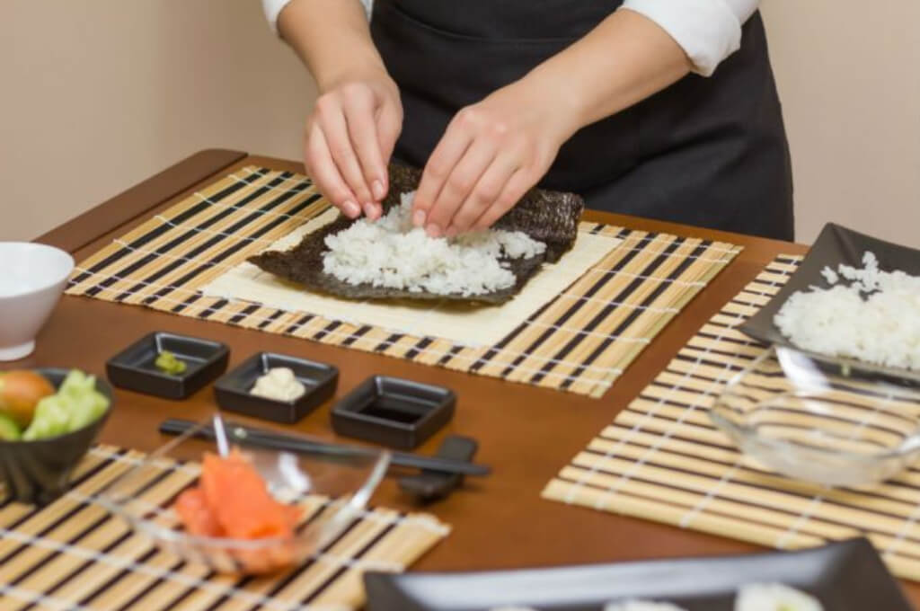 proceso de preparación del sushi