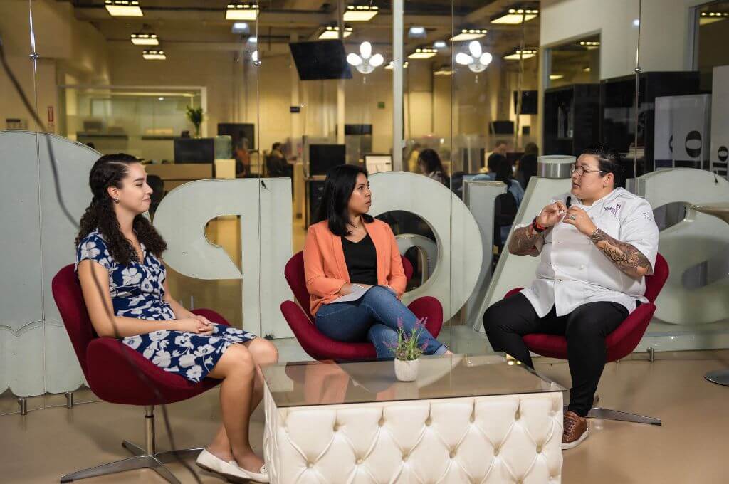 Visita de la chef Melissa Araujo y la agregada cultural Alejandra Báez a la revista buen provecho.