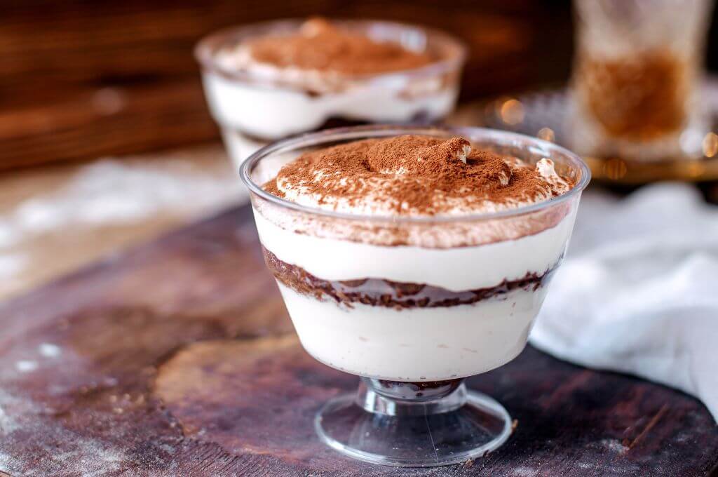 Postres sin horno: vasitos de tiramisú 