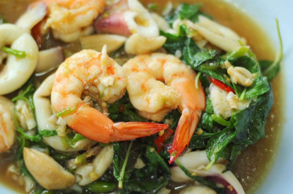 Recetas del chef Aquiles Chávez: Aguachile de camarón y caracol